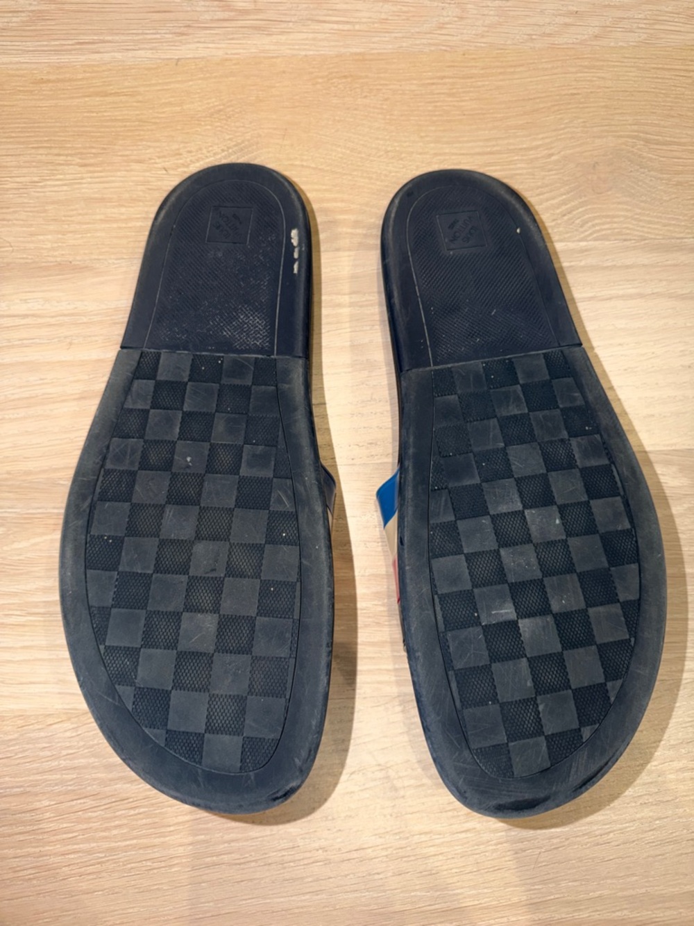 Louis Vuitton Men’s Slide Sandals - Blue/Cream/Red - America Cup - Picture 6 of 8